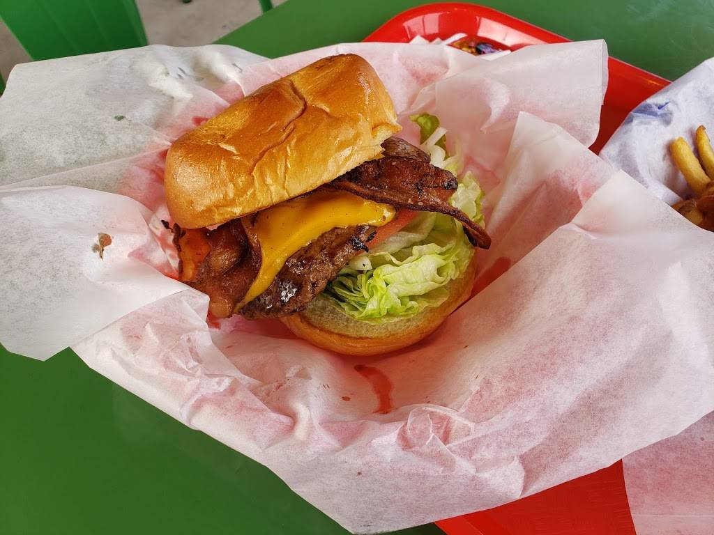 Burques Burgers and Dawgs | restaurant | 2025 Ridgecrest Dr SE, Albuquerque, NM 87108, USA | 5055082630 OR +1 505-508-2630