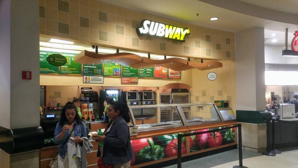 Subway Restaurants | restaurant | 49 W Maryland St, Indianapolis, IN 46204, USA | 3176348263 OR +1 317-634-8263
