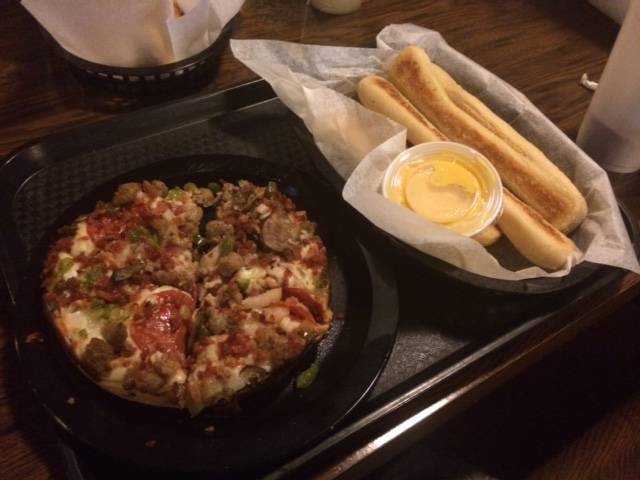 Noble Romans | restaurant | 9040 N Meridian St a, Indianapolis, IN 46260, USA | 3176638364 OR +1 317-663-8364