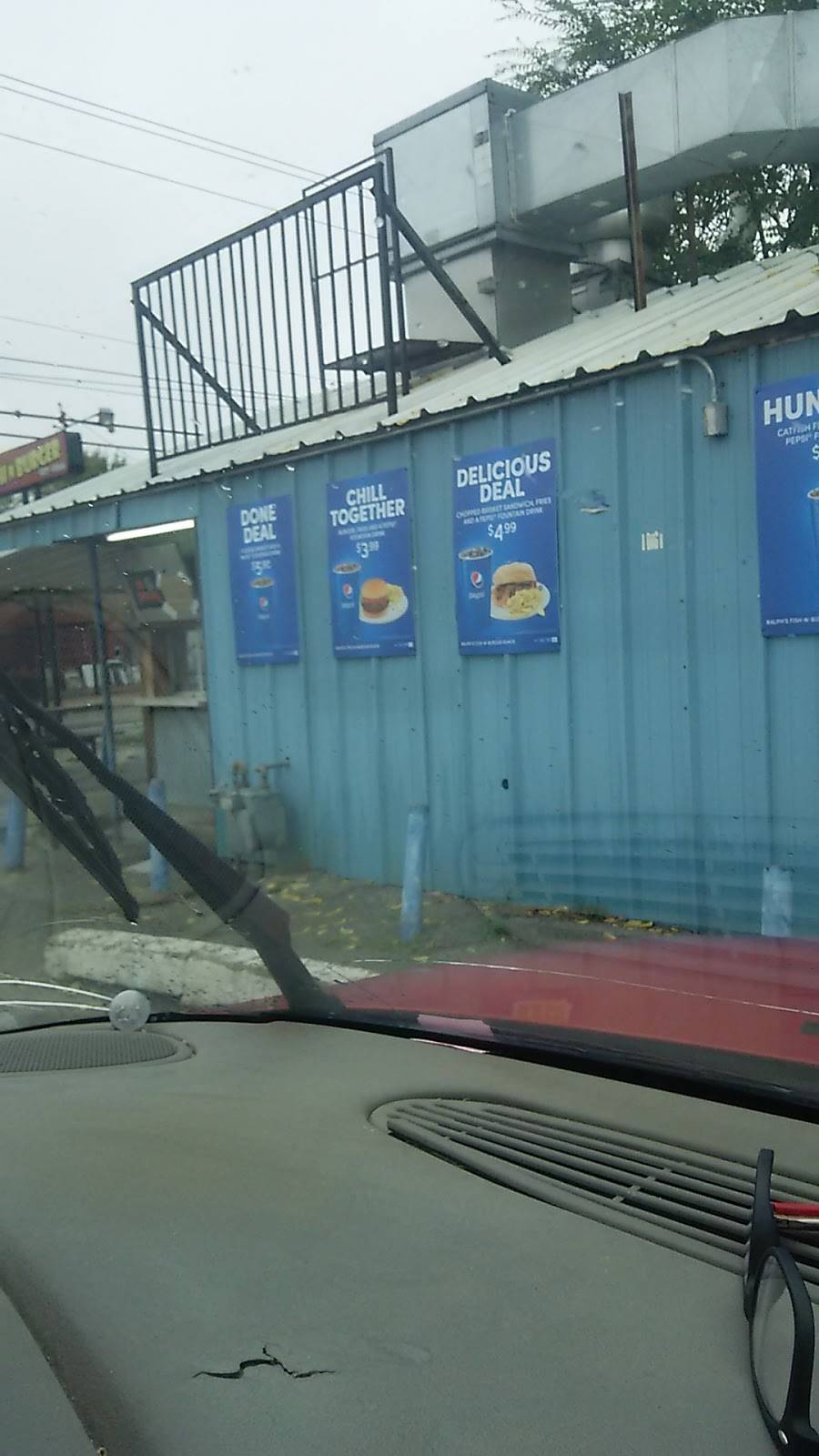 Ralphs Fish & Burger Shack | restaurant | 1801 N Lewis Ave, Tulsa, OK 74110, USA | 9185825866 OR +1 918-582-5866