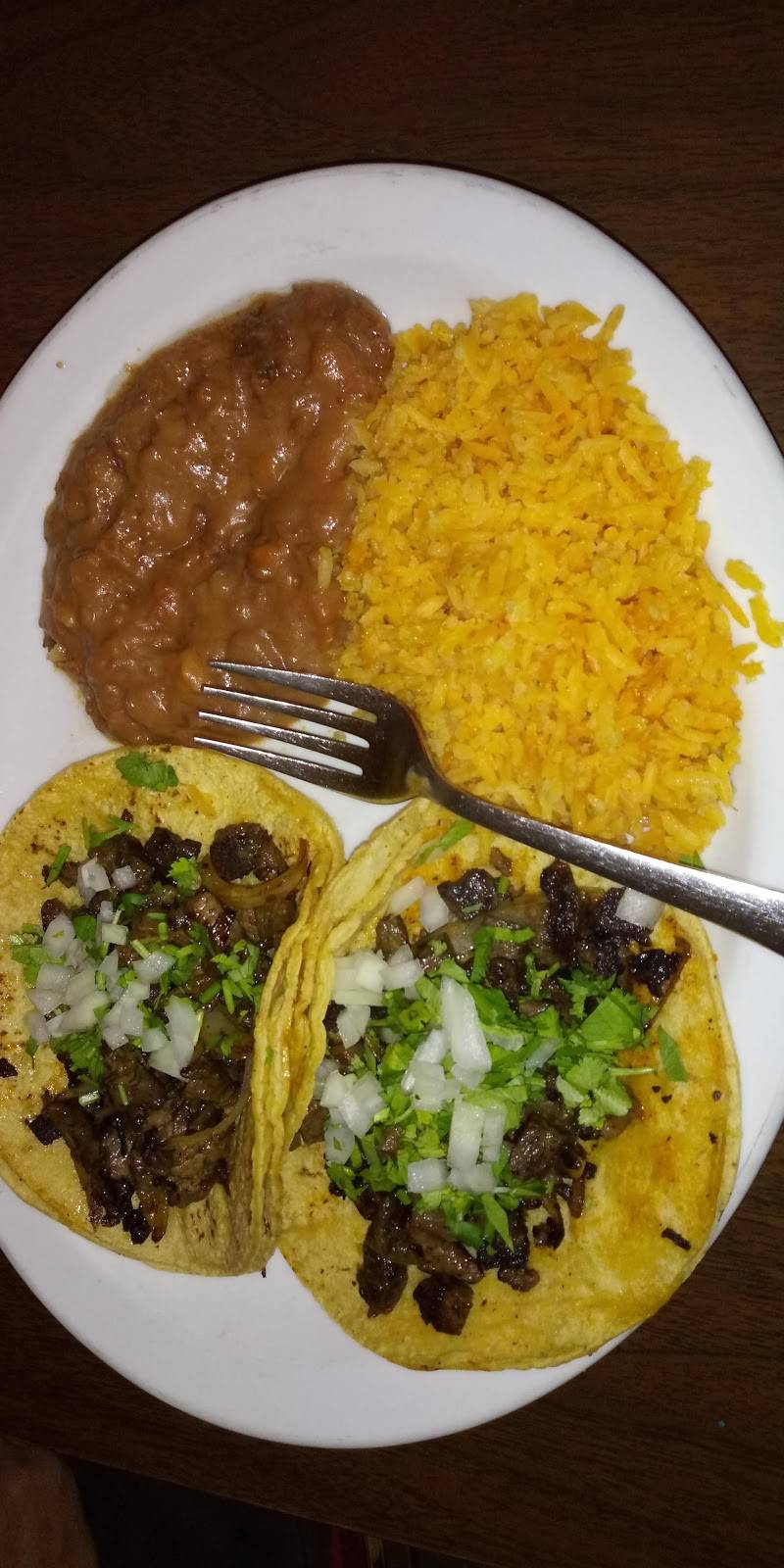 El Potosi | restaurant | 3710 N Elston Ave, Chicago, IL 60618, USA | 7734632517 OR +1 773-463-2517