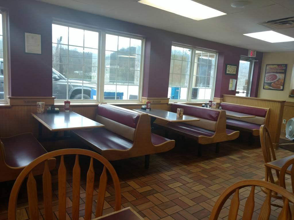 Tudors Biscuit World | restaurant | 334 S Church St, Ripley, WV 25273, USA | 3043727088 OR +1 304-372-7088