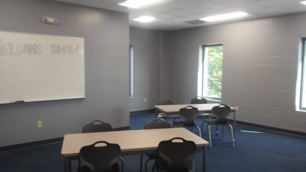 Landmark Bar & Grill | restaurant | 68478 Main St, New Paris, IN 46553, USA | 5748313080 OR +1 574-831-3080