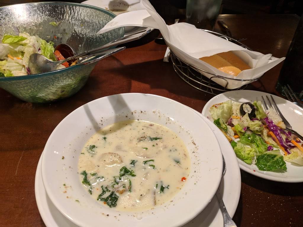 Olive Garden Italian Restaurant | meal takeaway | 6191 Centennial Center Blvd, Las Vegas, NV 89149, USA | 7026451557 OR +1 702-645-1557