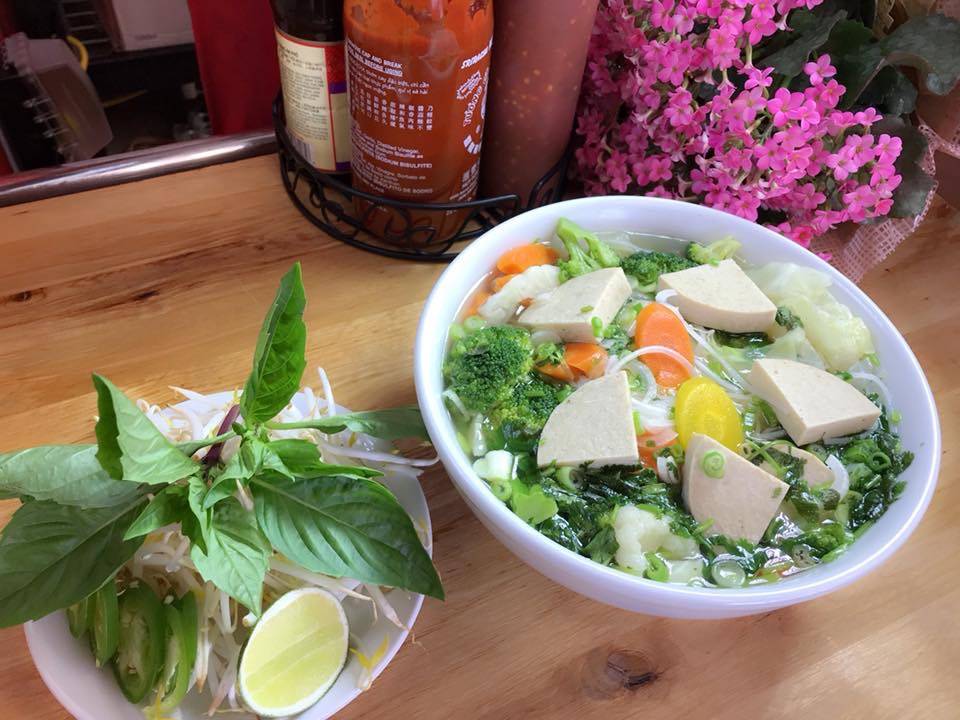 Leona (Leona Banh Mi) | restaurant | 3250 Coors Blvd NW suite H, Albuquerque, NM 87120, USA | 5053471913 OR +1 505-347-1913