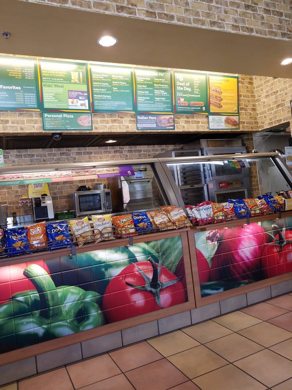Subway | restaurant | Gold Rush Plaza, 7610 Folsom-Auburn Rd Suite 190, Folsom, CA 95630, USA | 9169909010 OR +1 916-990-9010