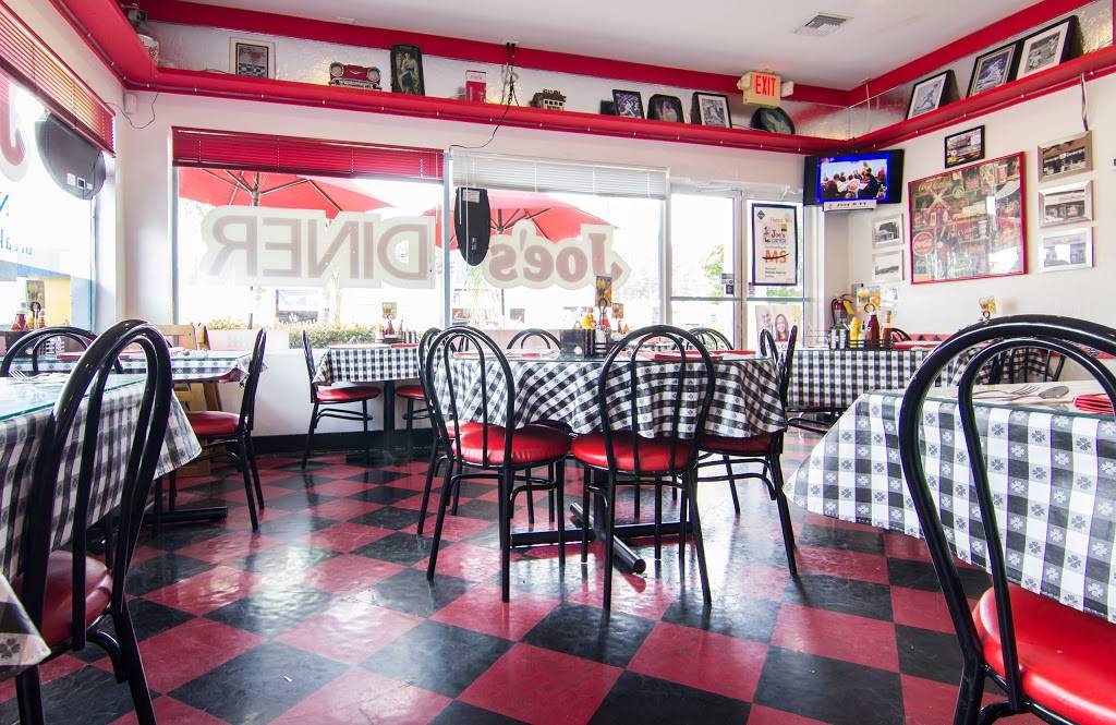Joes Diner | restaurant | 9331 Tamiami Trail N #14, Naples, FL 34108, USA | 2392547929 OR +1 239-254-7929