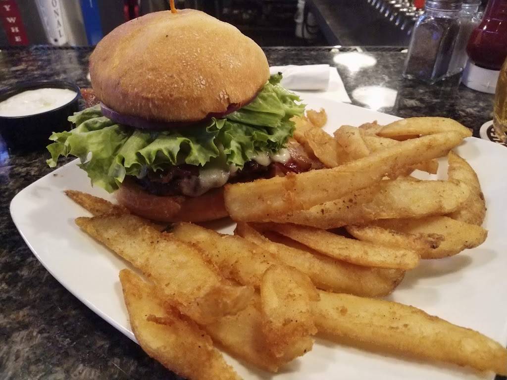 MacGregors Grill and Tap Room | restaurant | 300 Center Pl Dr, Rochester, NY 14615, USA | 5854419233 OR +1 585-441-9233