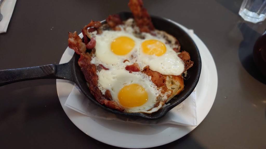 Wolfgangs on Brock | restaurant | 3100 Brock St N, Whitby, ON L1R 2Y3, Canada | 9054937733 OR +1 905-493-7733