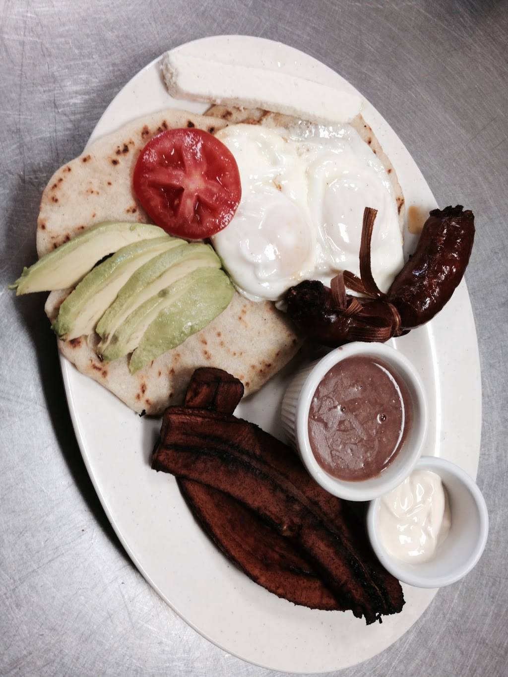 Las Pupusas Mama Lita | restaurant | 1450 N Santa Fe Ave, Vista, CA 92083, USA | 7609419197 OR +1 760-941-9197