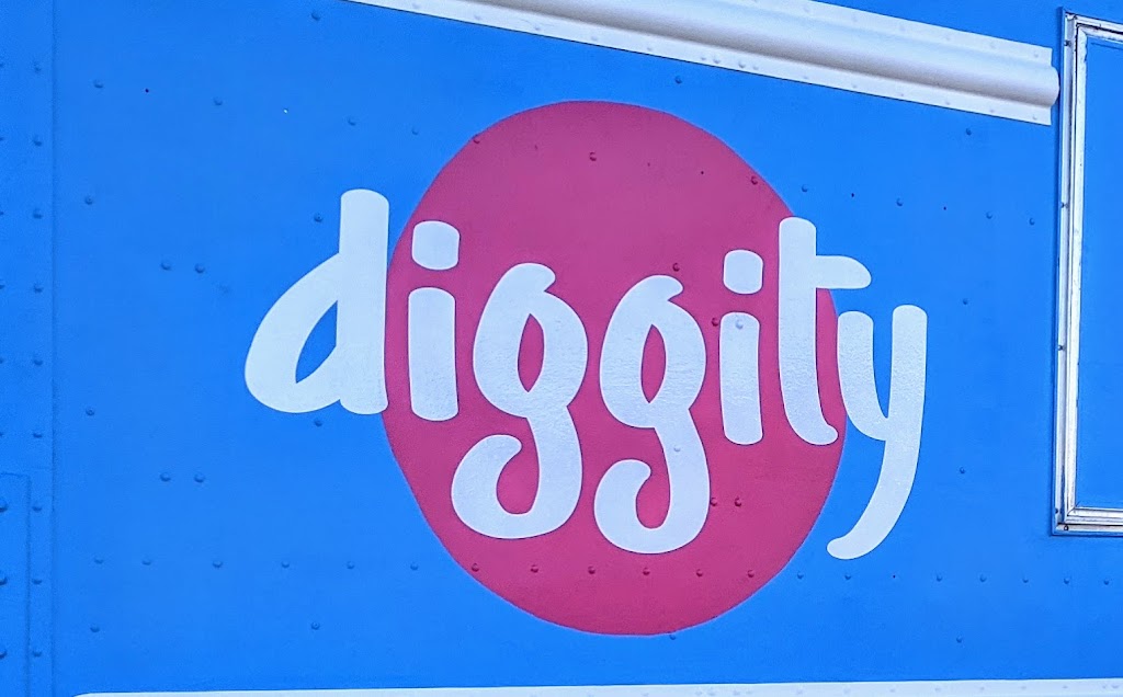 Diggity Street Eats | restaurant | 2811 Walnut St #150, Denver, CO 80205, USA | 7204433007 OR +1 720-443-3007