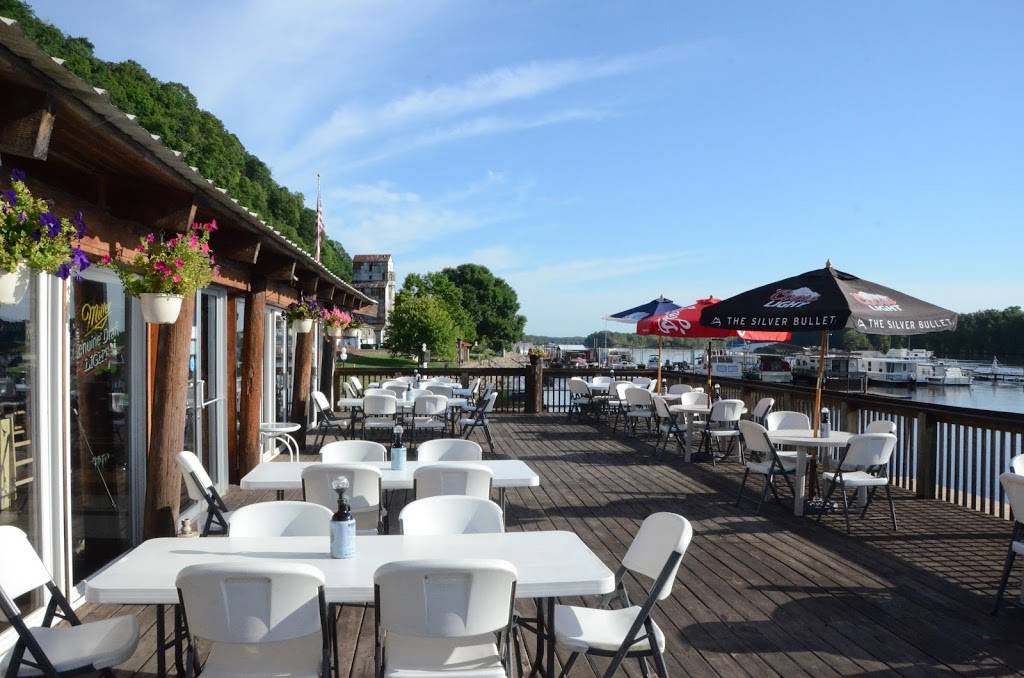 McGregors Marina Beer & Bratz | restaurant | 101 Front St, McGregor, IA 52157, USA | 5638739613 OR +1 563-873-9613