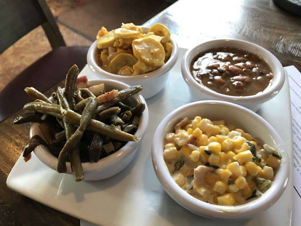 Luckys Lodge | restaurant | 2024 Rusk St, Houston, TX 77003, USA | 7133606040 OR +1 713-360-6040