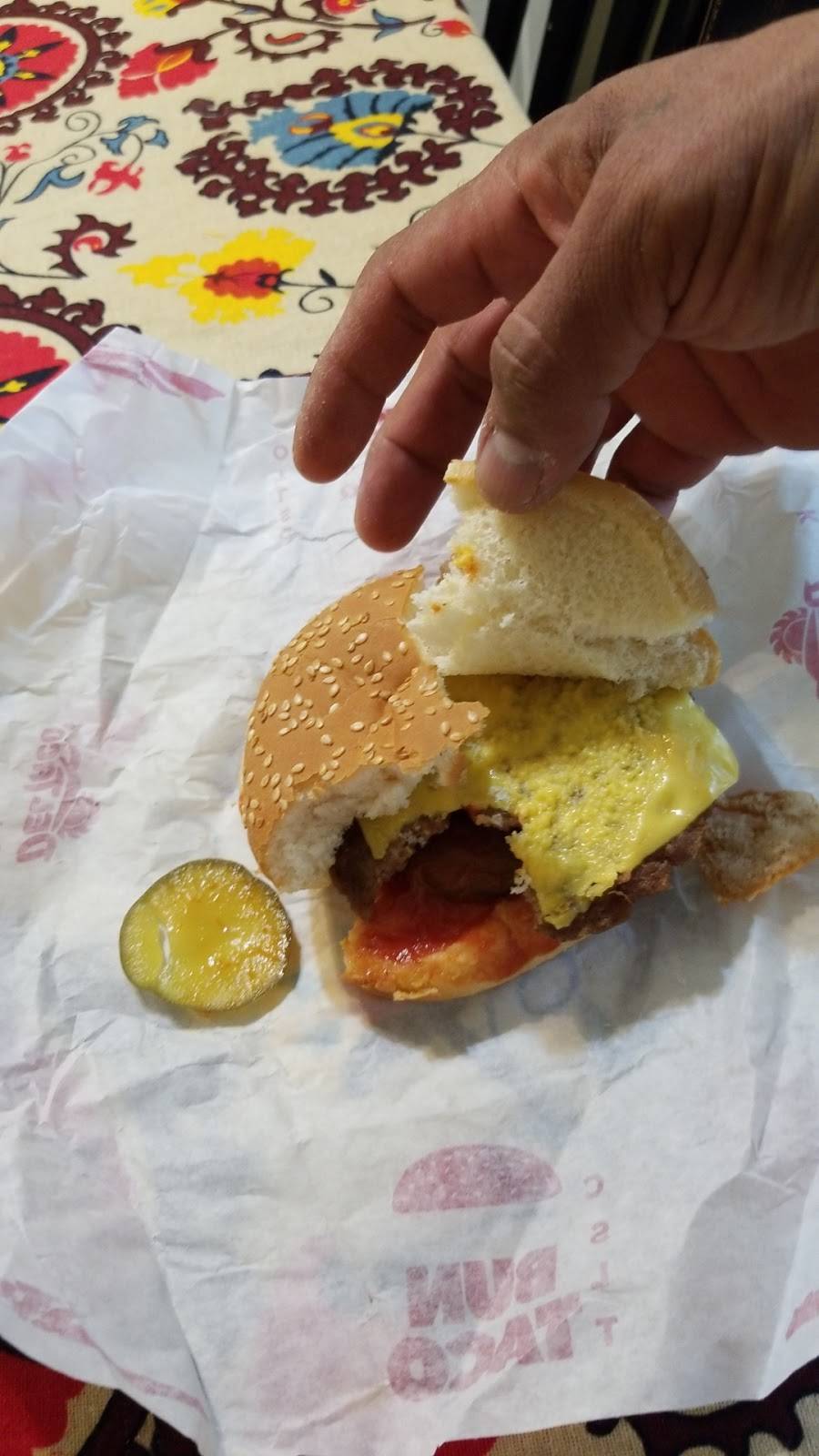 Del Taco | meal takeaway | 2410 E Chapman Ave, Fullerton, CA 92831, USA | 7148705932 OR +1 714-870-5932