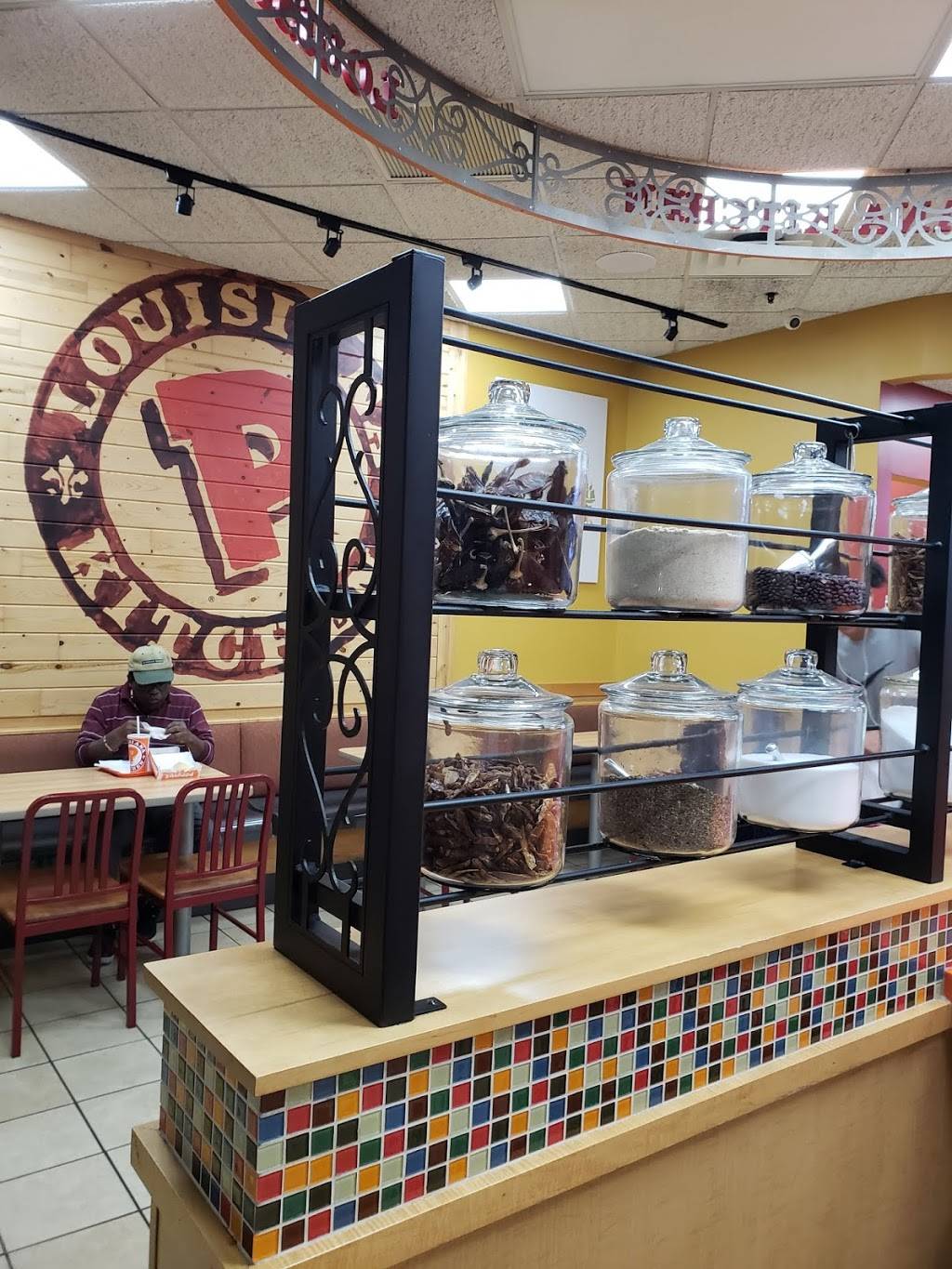 Popeyes Louisiana Kitchen | restaurant | 221 W Merrick Rd, Valley Stream, NY 11580, USA | 5165992506 OR +1 516-599-2506