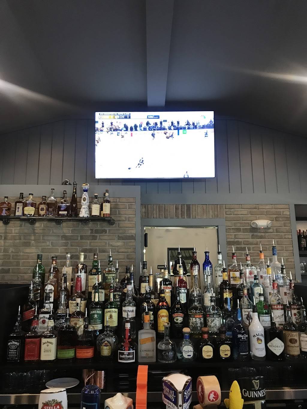 Gannons Tavern | restaurant | 959 Bearses Way, Hyannis, MA 02601, USA | 5088274931 OR +1 508-827-4931