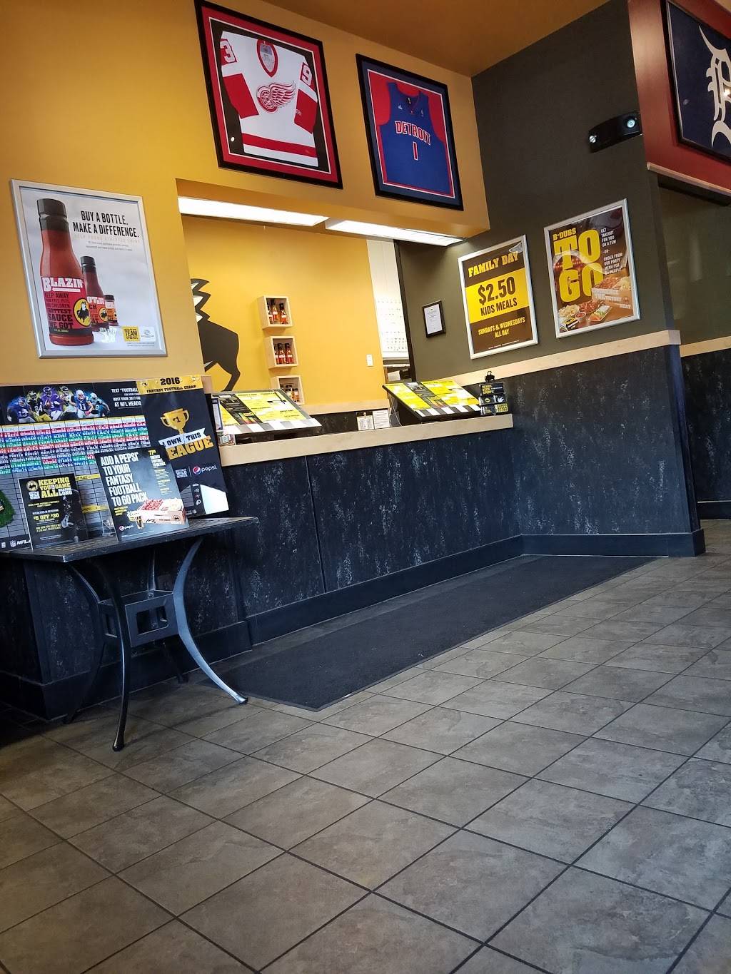 Buffalo Wild Wings | meal takeaway | 15745 15 Mile Rd, Clinton Twp, MI 48035, USA | 5862939500 OR +1 586-293-9500