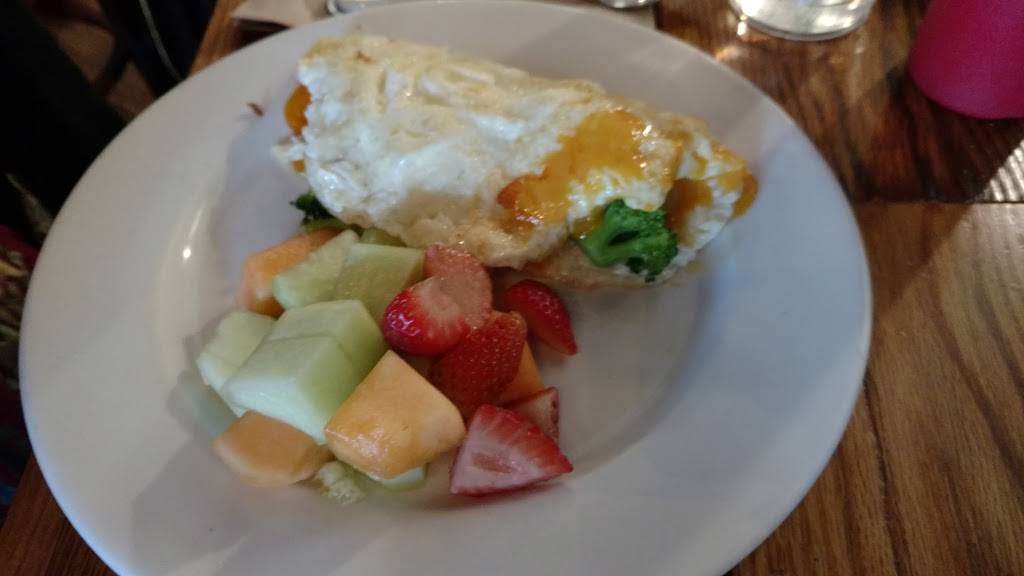 Jay Lovells | restaurant | 766 Sheridan Rd, Highwood, IL 60040, USA | 8477803930 OR +1 847-780-3930