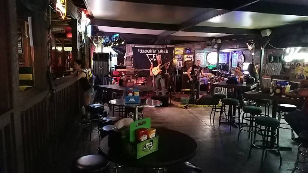 Gatorz Bar and Grill | restaurant | 3816 Tamiami Trail, Port Charlotte, FL 33952, USA | 9416255000 OR +1 941-625-5000