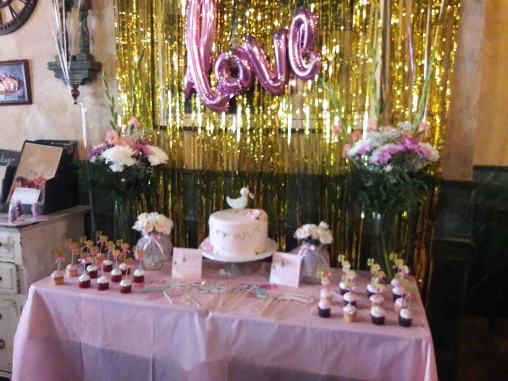 Antica Trattoria | restaurant | 68-10 Fresh Pond Rd, Ridgewood, NY 11385, USA | 7183861559 OR +1 718-386-1559