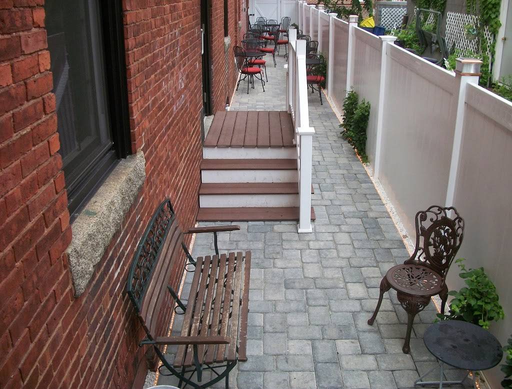 Cara Irish Pub | restaurant | 11 4th St, Dover, NH 03820, USA | 6033434390 OR +1 603-343-4390