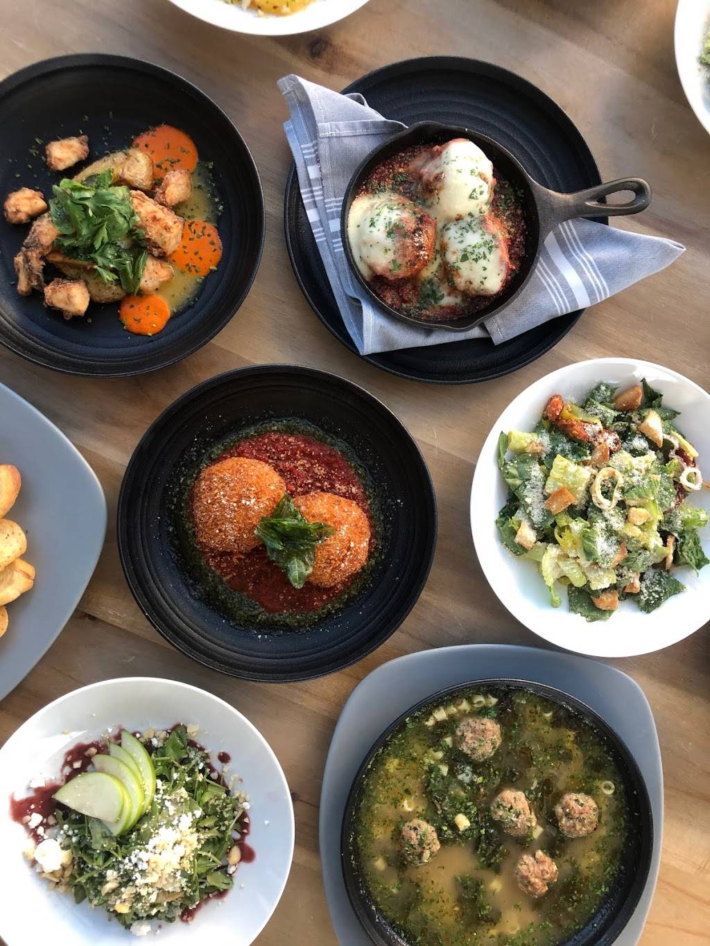 Bocca Italian Kitchen & Lupo Pizzeria | restaurant | 250 Assay St, Houston, TX 77044, USA | 2817410342 OR +1 281-741-0342