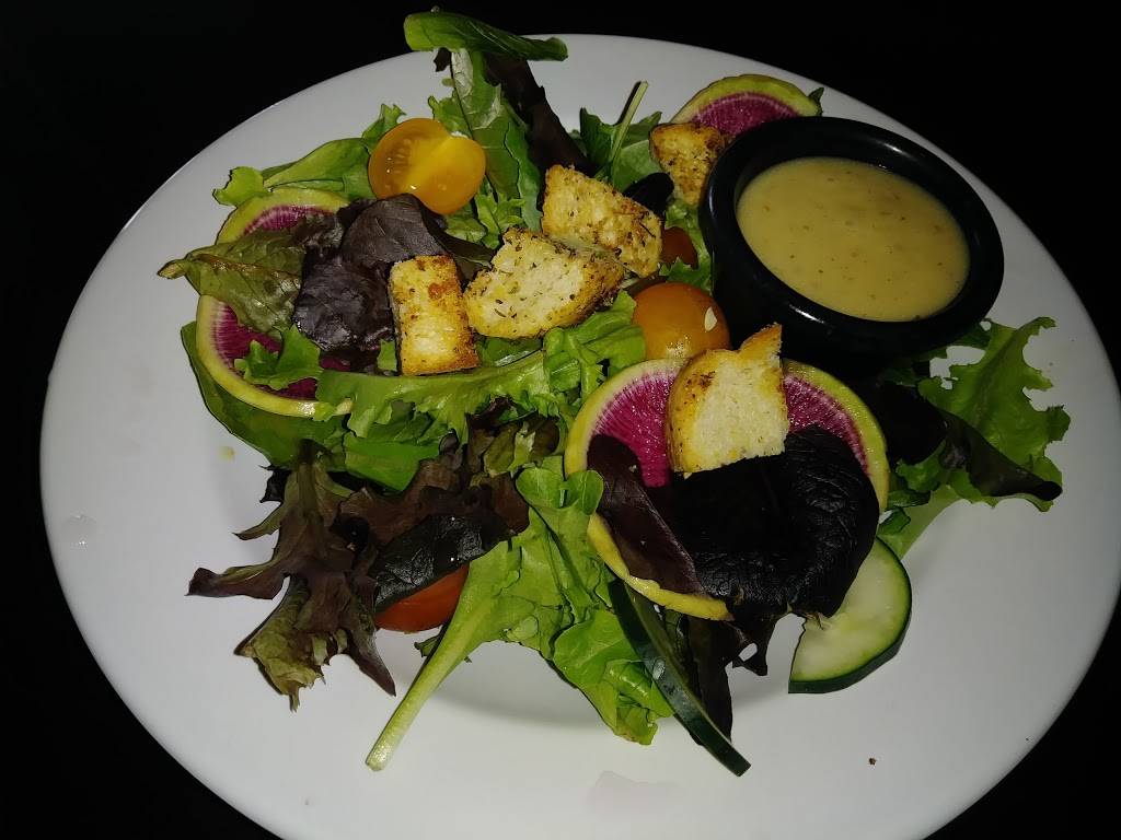 Spinatos Pizzeria | restaurant | 1614 E Bell Rd #104, Phoenix, AZ 85022, USA | 6028671010 OR +1 602-867-1010