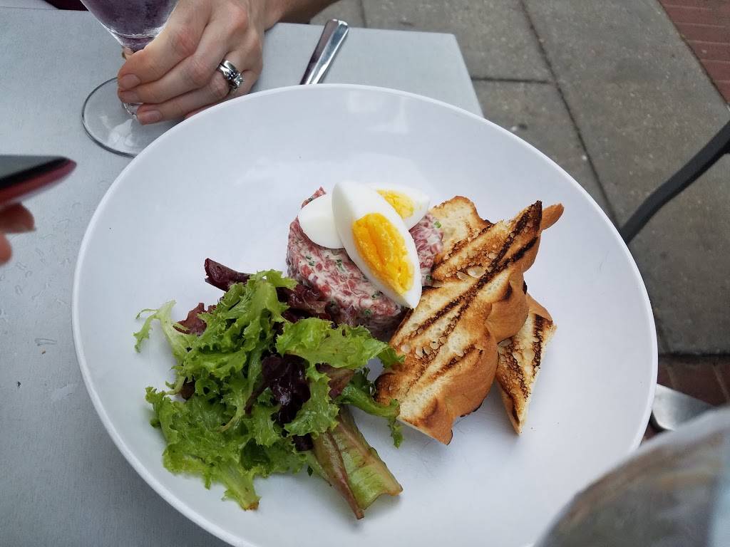 Montmartre | restaurant | 327 7th St SE, Washington, DC 20003, USA | 2025441244 OR +1 202-544-1244