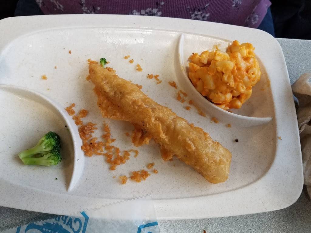 Captain Ds | restaurant | 2951 S Service Rd, St Charles, MO 63303, USA | 6369495830 OR +1 636-949-5830