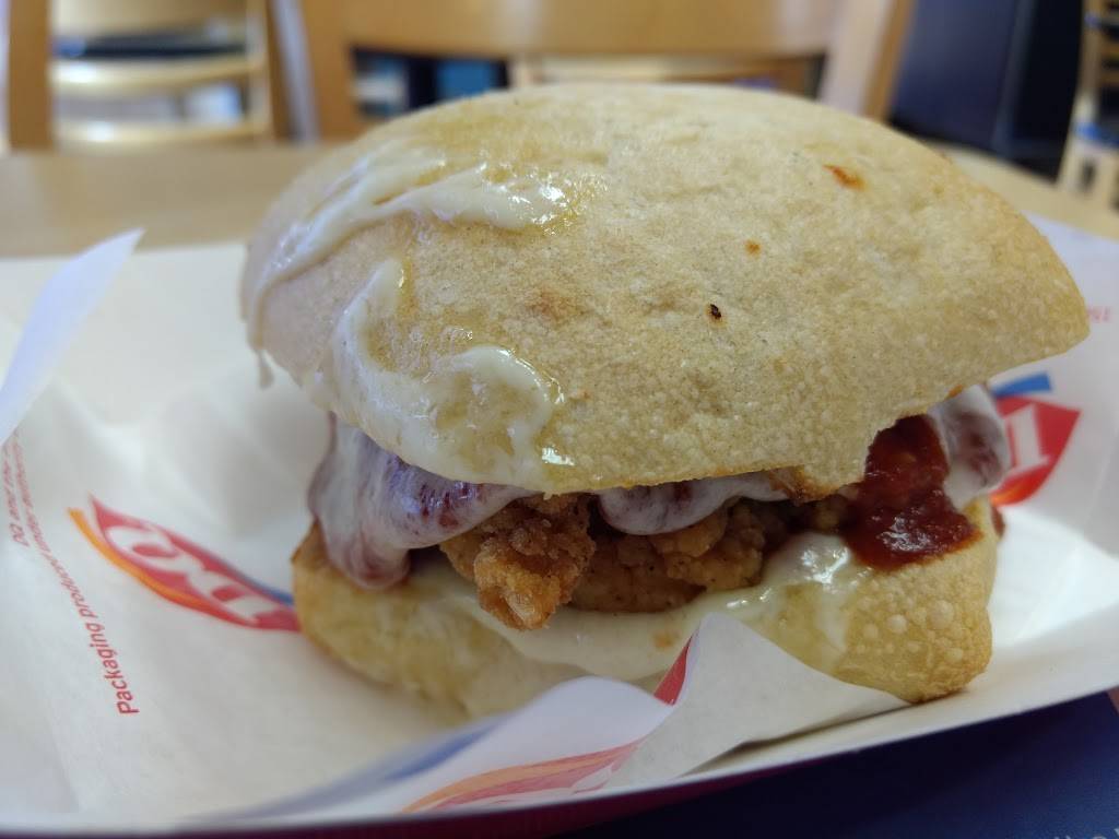 Dairy Queen Grill & Chill | restaurant | 694 9th St N, Naples, FL 34102, USA | 2392618667 OR +1 239-261-8667