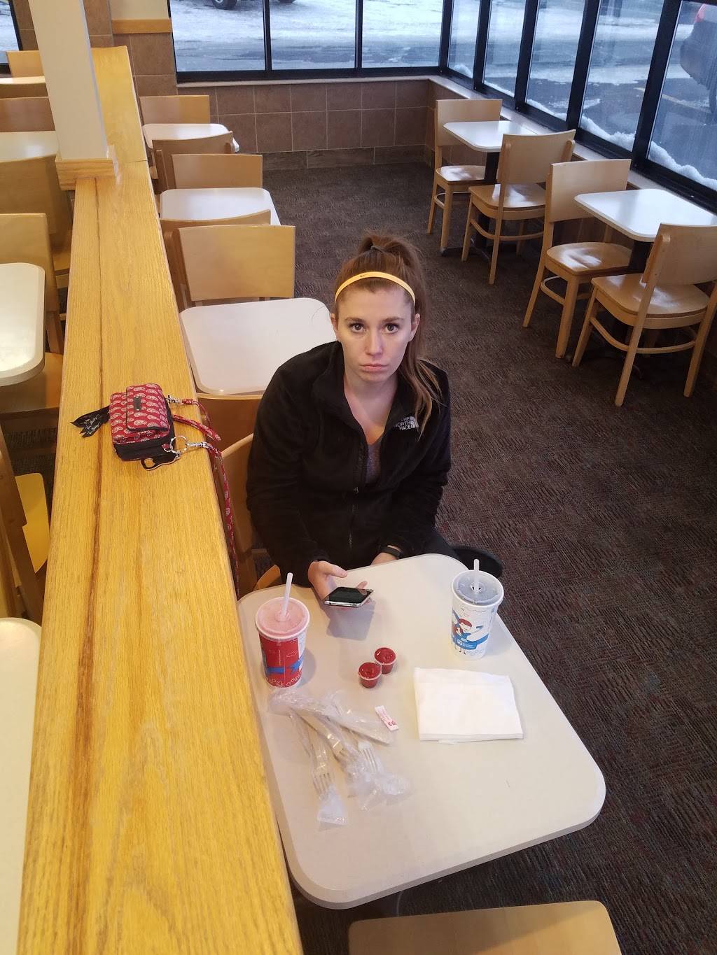 Wendys | restaurant | 1619 S Mission St, Mt Pleasant, MI 48858, USA | 9897732524 OR +1 989-773-2524