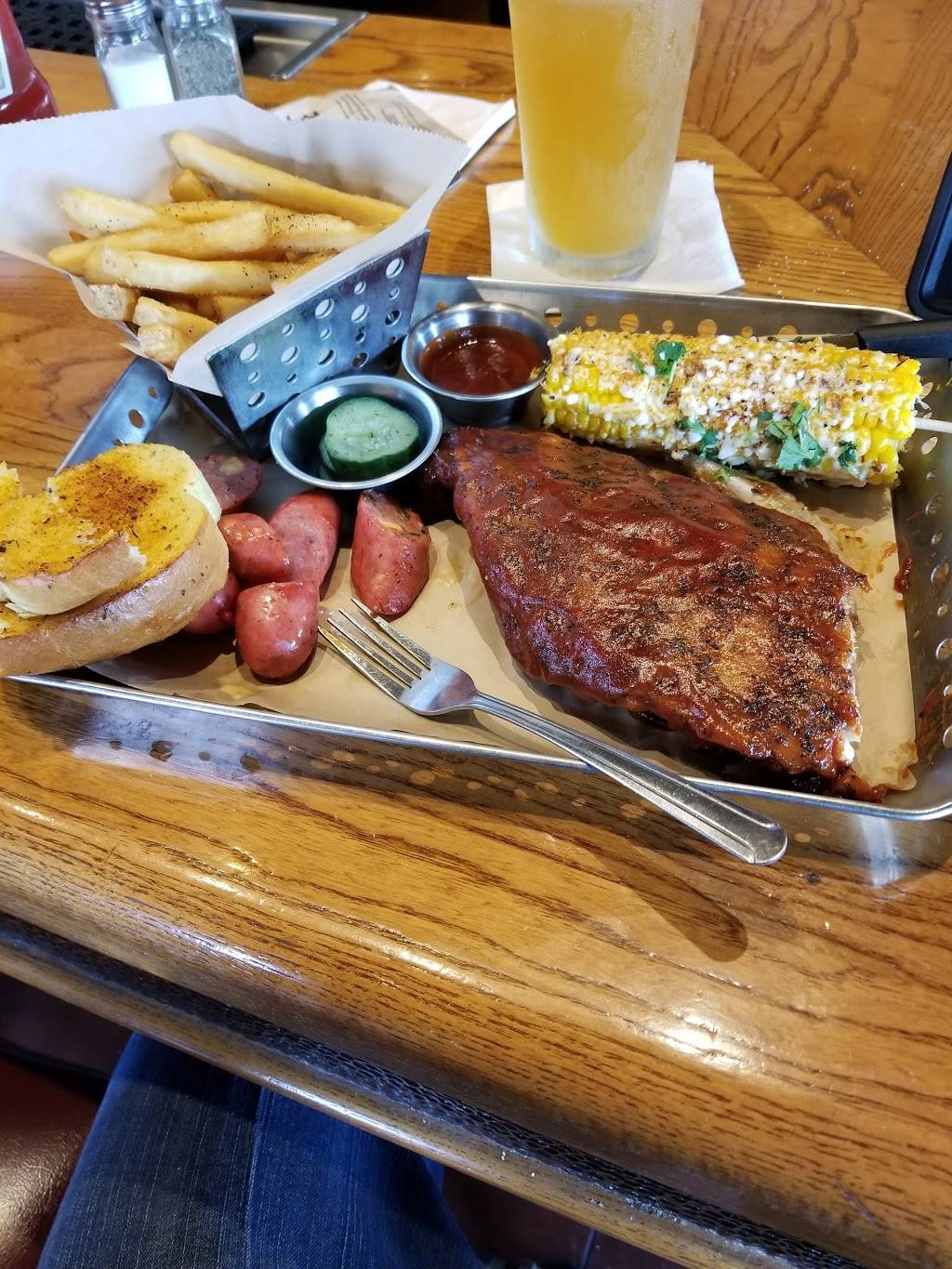 Chilis Grill & Bar | meal takeaway | 128 I-20, Weatherford, TX 76087, USA | 8175941661 OR +1 817-594-1661