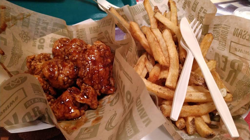 Wingstop | restaurant | 2900 N Mesa St J, El Paso, TX 79902, USA | 9155469004 OR +1 915-546-9004