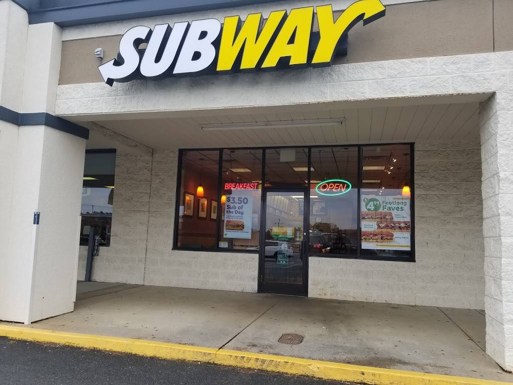 Subway | restaurant | 501 W Main St, Louisa, VA 23093, USA | 5409673915 OR +1 540-967-3915