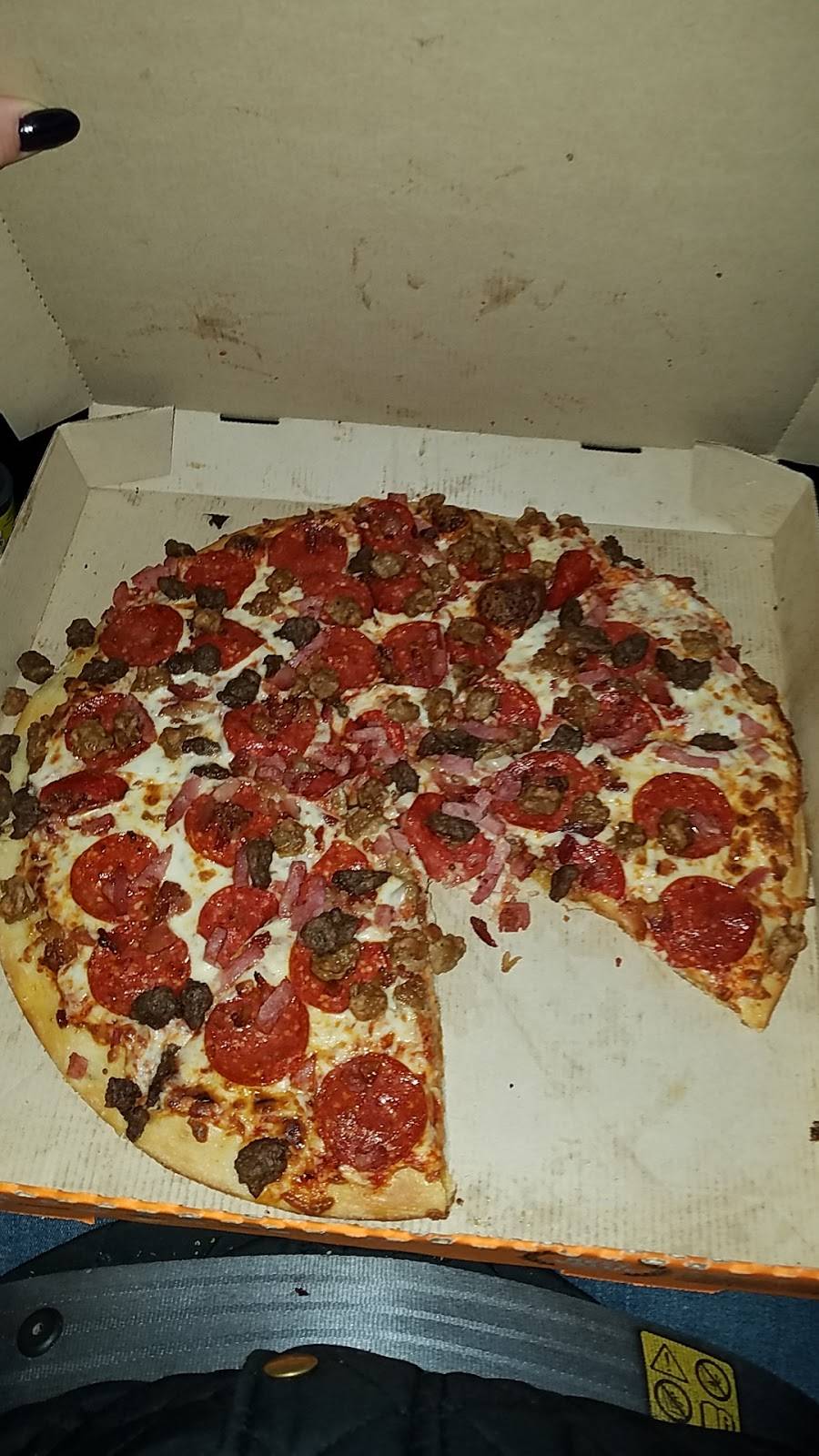 Little Caesars Pizza | meal takeaway | 941 N Main St, Bluffton, IN 46714, USA | 2608241000 OR +1 260-824-1000