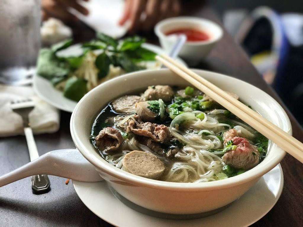 Les Kitchen | restaurant | 18 Mill Plain Rd, Danbury, CT 06811, USA | 2034563312 OR +1 203-456-3312