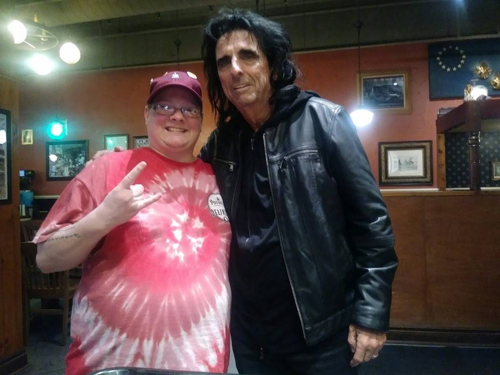 Potbelly Sandwich Shop | restaurant | 302 S 4th St #2, Louisville, KY 40202, USA | 5025401100 OR +1 502-540-1100