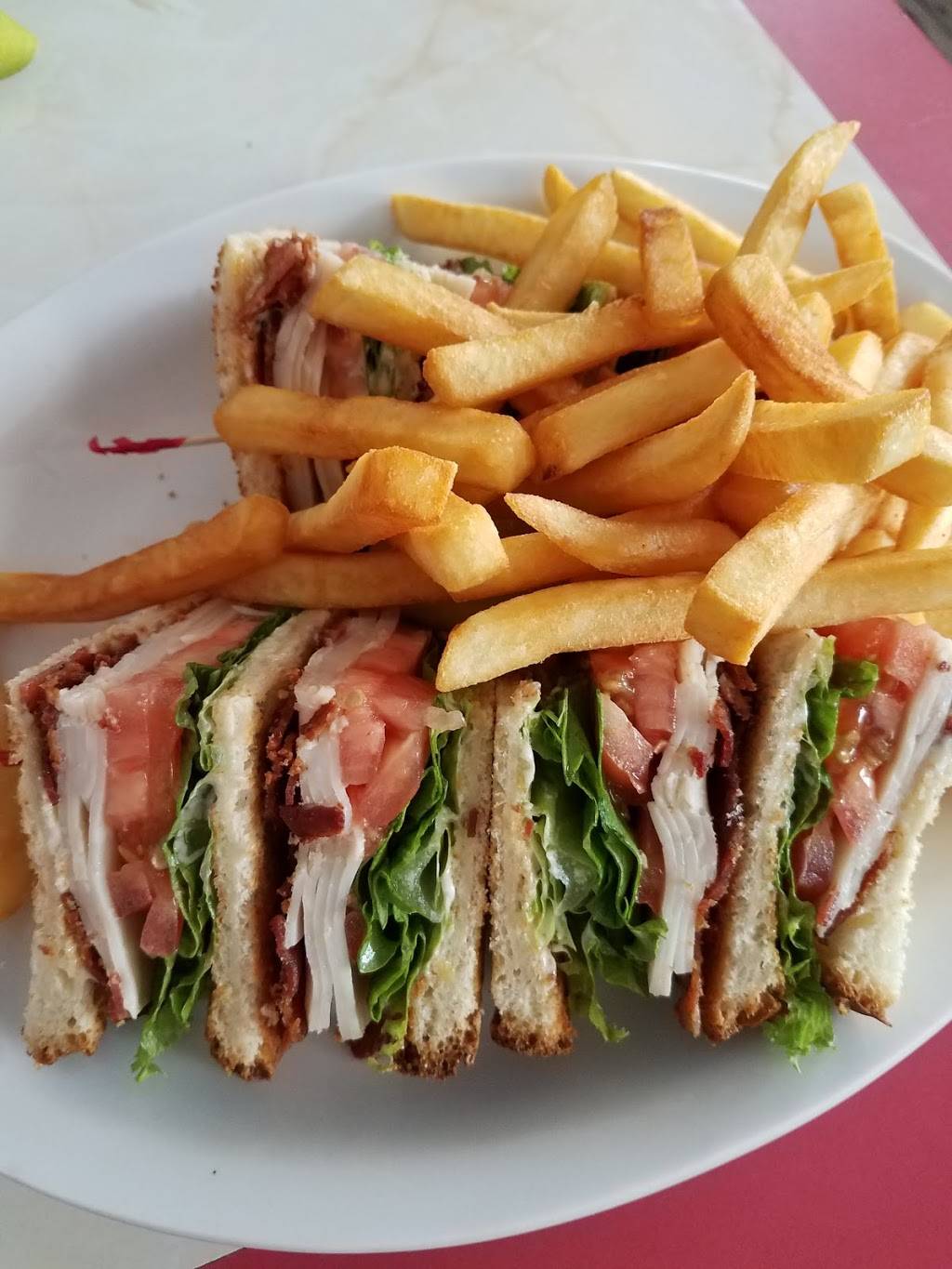 Nicks Restaurant | restaurant | 2130 Broadway St, Anderson, IN 46012, USA | 7656428066 OR +1 765-642-8066