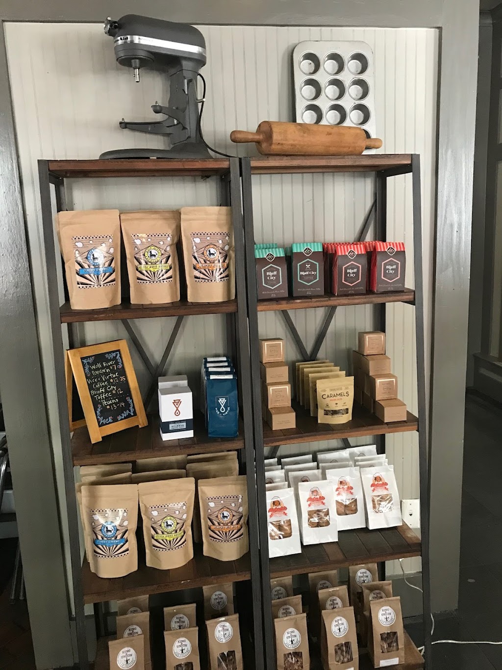 King & Union Bar Grocery | restaurant | 185 Union Ave, Memphis, TN 38103, USA | 9015238500 OR +1 901-523-8500