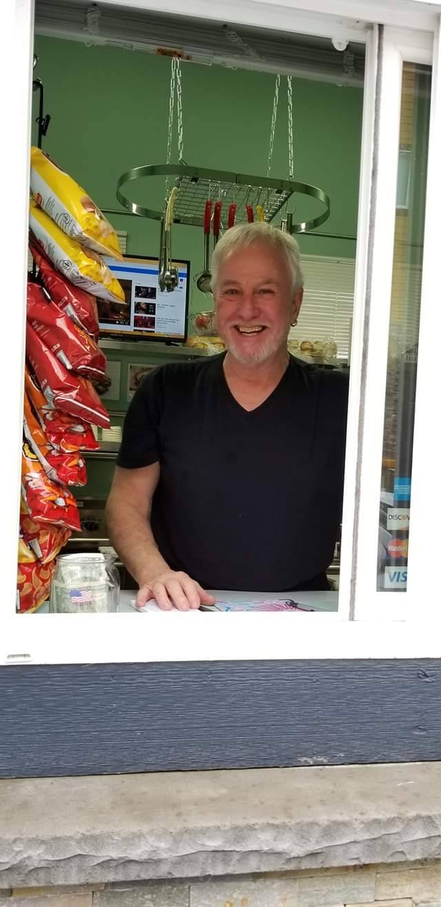 Deen Dogs | meal takeaway | 1017 S Boone St, Aberdeen, WA 98520, USA | 3605338804 OR +1 360-533-8804