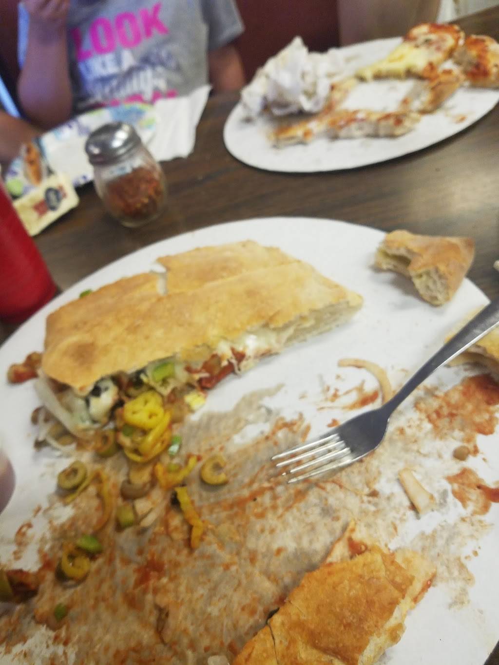 Fallsburg Pizza Your Frazeysburg Connection | restaurant | 338 W 3rd St, Frazeysburg, OH 43822, USA | 7408289000 OR +1 740-828-9000