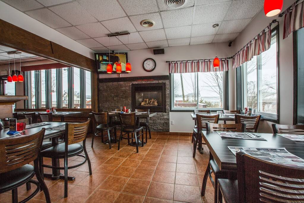 Restaurant La Place | restaurant | 20 St Jacques S, Coaticook, QC J1A 2N7, Canada | 8198496123 OR +1 819-849-6123