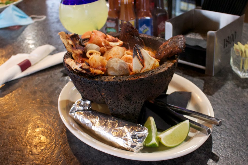 El Maviri Seafood Bar & Grill | restaurant | 2055 E Santa Fe St, Olathe, KS 66062, USA | 9138398721 OR +1 913-839-8721