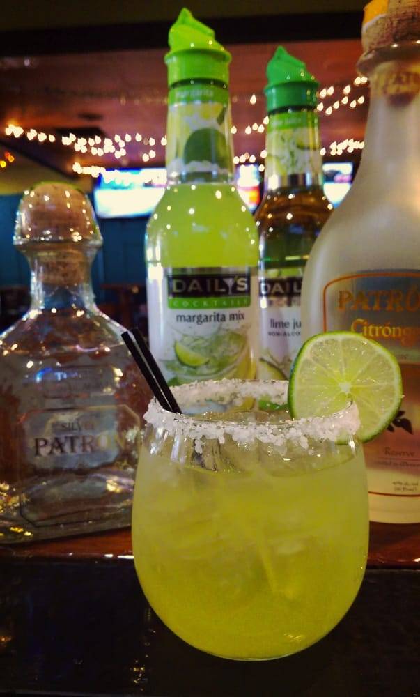 Goal Post | restaurant | 5207 95th St, Oak Lawn, IL 60453, USA | 7084225275 OR +1 708-422-5275