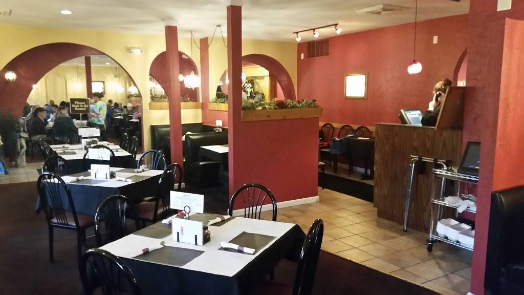 Filippos Italian Restaurant | restaurant | 6915 W Lincoln Ave, Milwaukee, WI 53219, USA | 4143214040 OR +1 414-321-4040