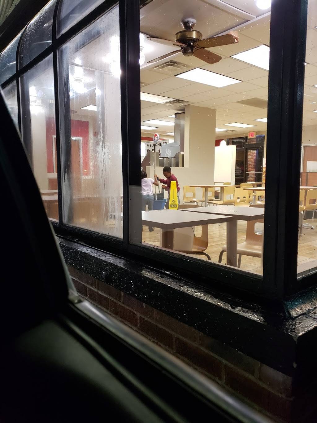 Wendys | restaurant | 2310 Green Bay Rd, North Chicago, IL 60064, USA | 8474731244 OR +1 847-473-1244