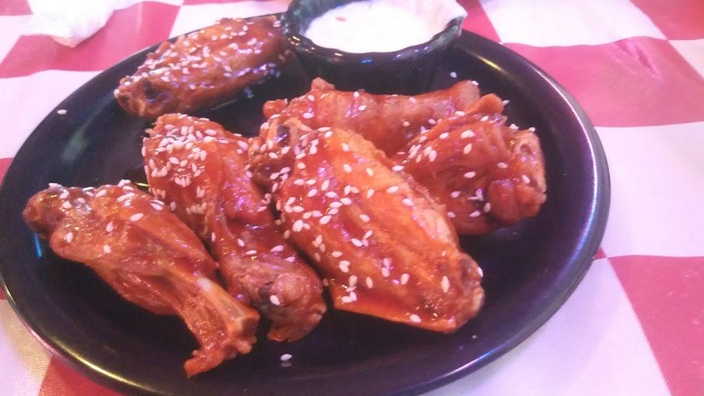 Sams Pizza & Pub Inc. | restaurant | 1017 Broadway, Highland, IL 62249, USA | 6186547171 OR +1 618-654-7171