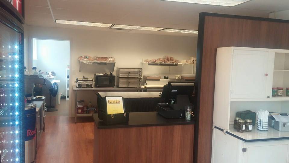 The Lunch Box | restaurant | 710 Safford Ave, Chillicothe, OH 45601, USA | 7407758624 OR +1 740-775-8624