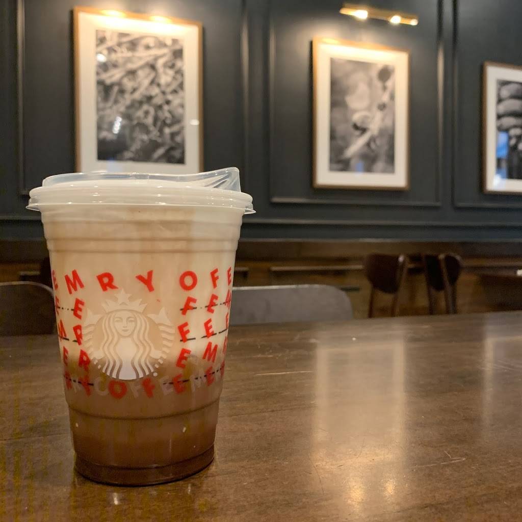 Starbucks | cafe | 42 E Chicago Ave, Chicago, IL 60611, USA | 3129516932 OR +1 312-951-6932