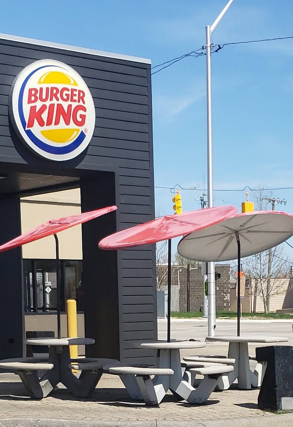 Burger King | restaurant | 9239 Gratiot Ave, Detroit, MI 48213, USA | 3135714865 OR +1 313-571-4865